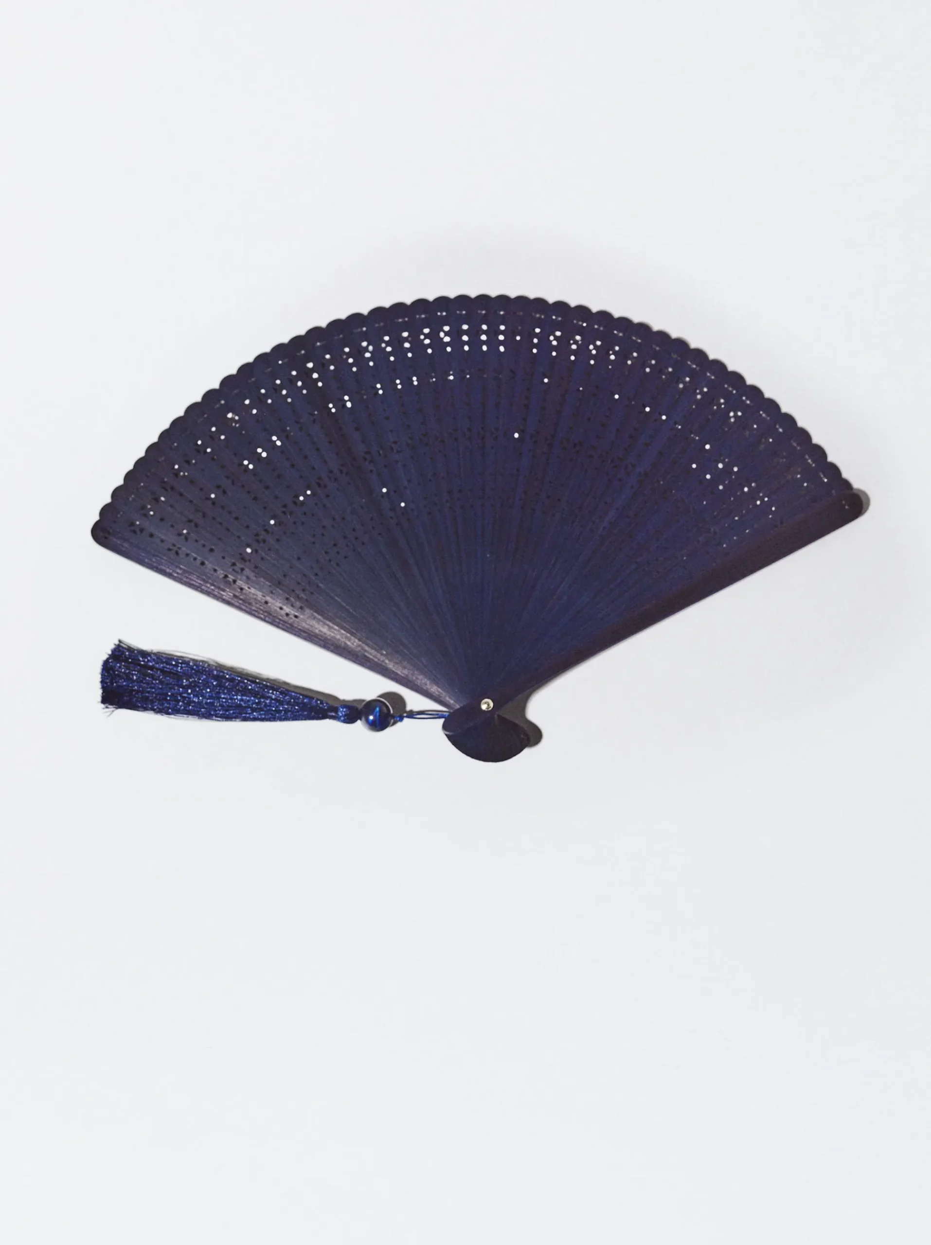 Bamboo Perforated Fan|Parfois Best