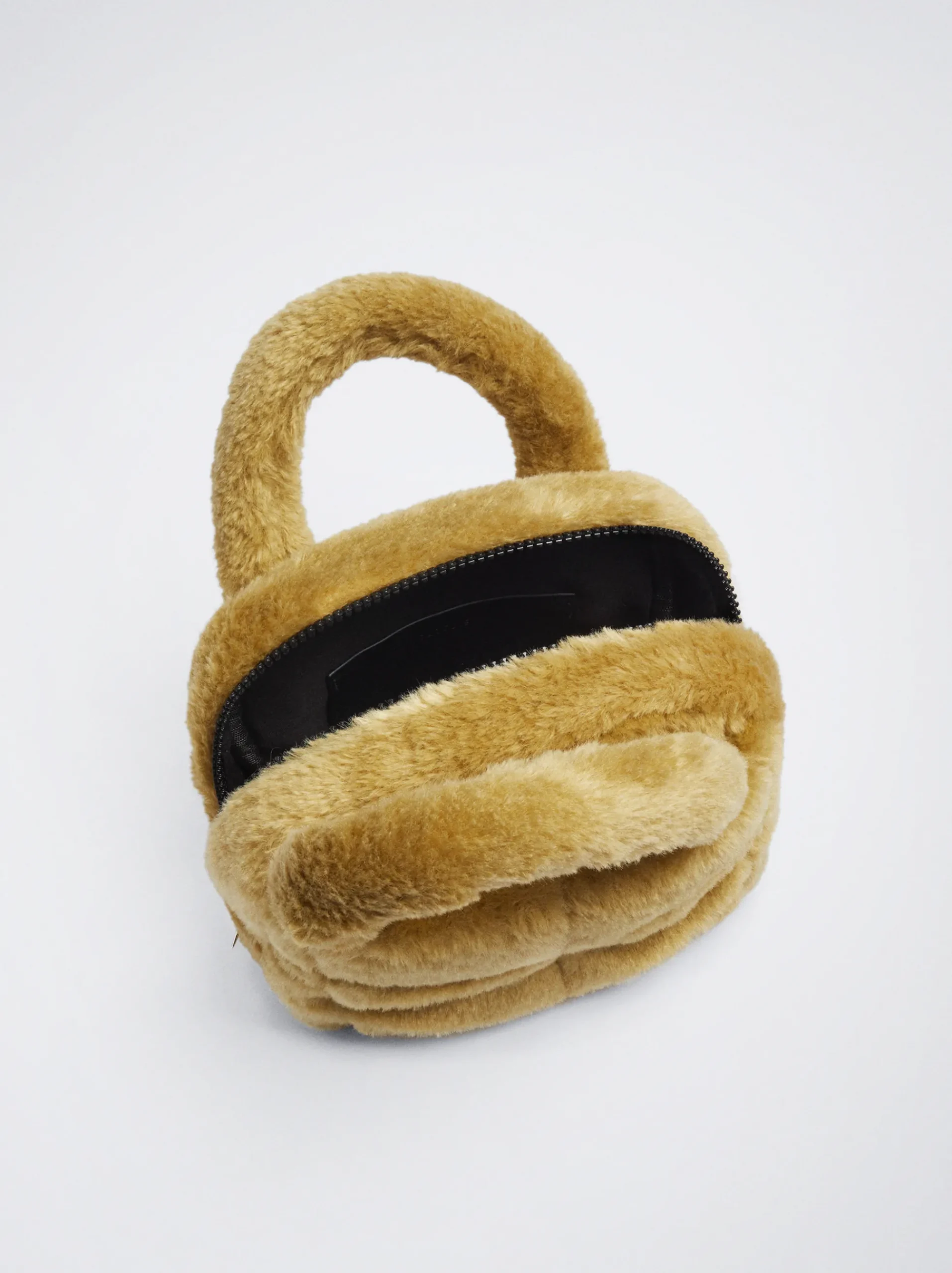 Faux Fur Crossbody Bag|Parfois Shop
