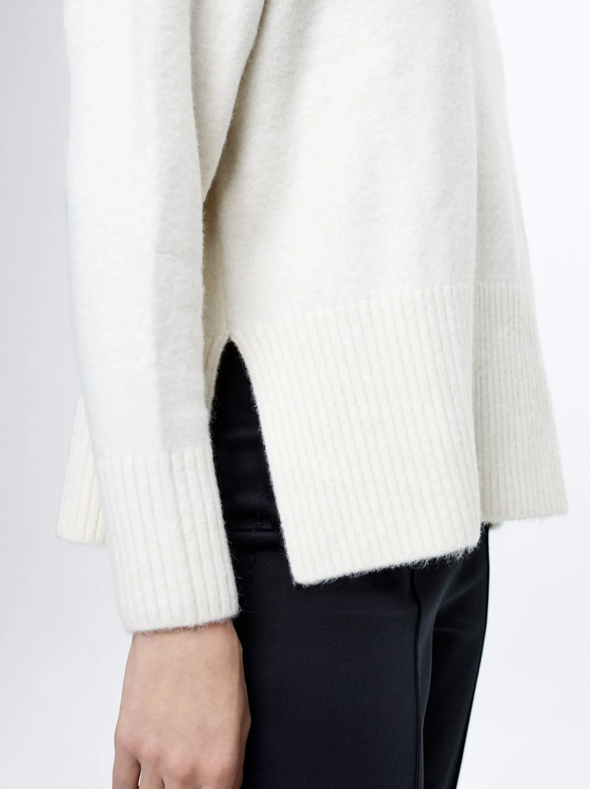 High-Neck Knit Sweater|Parfois Fashion