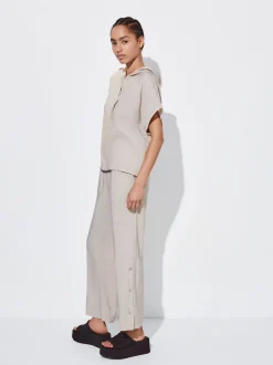 Loose-Fitting Trousers With Buttons|Parfois Shop