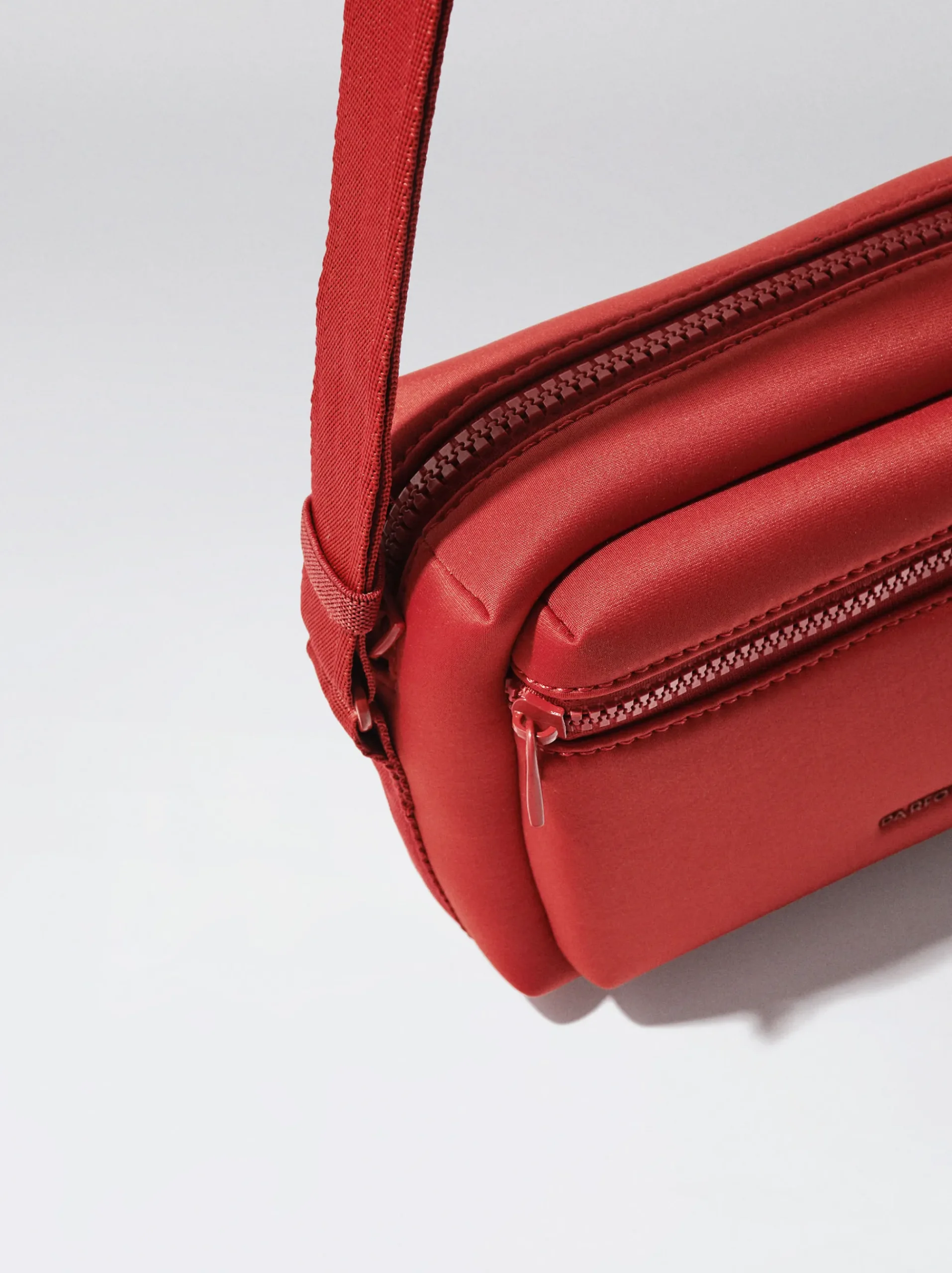 Neoprene Crossbody Bag|Parfois Hot