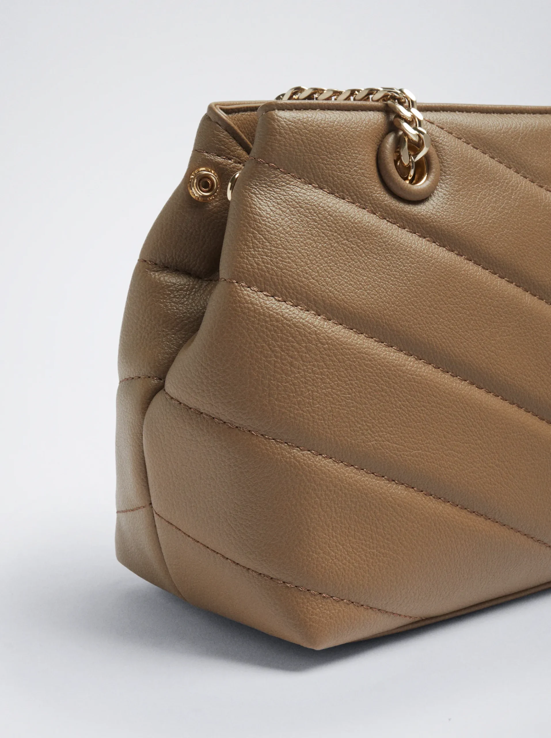 Quilted Crossbody Bag With Chain|Parfois Shop